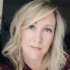 Carrie Slack's Instagram, Twitter & Facebook