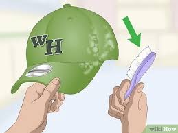 Pakai topi new era stickernya tidak dilepas : 3 Cara Untuk Membersihkan Topi New Era Wikihow