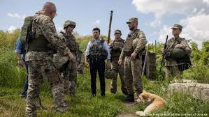Ukraine Signs Key Agreement With Pro Russia Separatists News Dw 01 10 2019