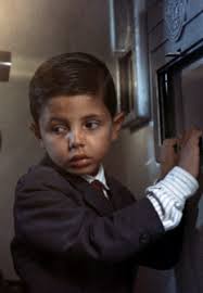 Salvatore, un director de cine, sufre una fuerte conmoción cuando le comunican la muerte de alfredo, su viejo amigo proyeccionista. Cinema Paradiso Programacion Tv