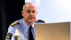 Bra jobbat av svensk polis, europol och fbi. Nar En Hogt Uppsatt Polis Stjal Magasinet Para Raf