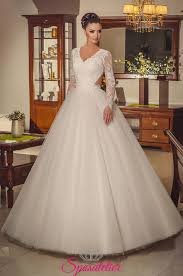 Inoltre, progettiamo abiti da sposa in pizzo, tulle, chiffon, mikado o qualsiasi altro tessuto di alta qualità. Abiti Da Sposa Online Italiani