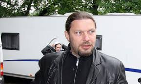 8 hours ago · zpěvák petr kolář (54) nazpíval song pro stranu spd a i své skalní fanoušky rozpálil doběla. Manzelka Zpevaka Kolare Je V Patem Mesici Lide Lidovky Cz