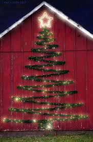 Cheap But Stunning Outdoor Christmas Decorations Ideas 76 Juledekorasjoner Juledekorasjoner Diy Julehus