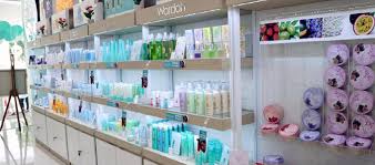 Bandingkan harga makeup wardah terbaru, dan temukan tutorial makeup, korean skin care, juga review produk wardah lainnya. Update Keuntungan Menjadi Agen Reseller Wardah Daftar Harga Tarif