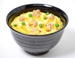 It is then poured over a bowl of fluffy steamed rice. Oyakodon Wikipedia