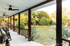 There are indeed so many materials therefore, if you find difficulty and even hard time to decide what the best for you, here are some famous porch ceiling materials you can choose. Farm Front Porch Classic Modern Maison De Pax