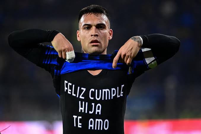 Calcio, chi è il tifoso dell'Inter che lancia un petardo ad Audero, e perde alcune dita