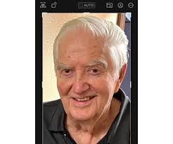 Douglas Moose's Instagram, Twitter & Facebook