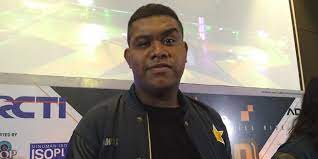 Tapi cintaku padamu luar biasa aku tak punya bunga aku tak punya harta yang ku punya. Lirik Lagu Cinta Luar Biasa Andmesh Kamaleng Bola Net