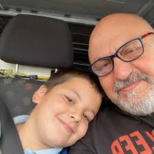 Last night we had 2 songs each followed by the band. Then went round again.  It seemed to work well? What did you think?