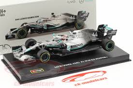 Sie wurde über 16 rennen in der zeit vom 23. Bburago 1 43 Lewis Hamilton Mercedes Amg F1 W10 Eq 44 Formel 1 Weltmeister 2019 18 38049 Modellauto 18 38049 4893993380497