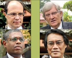 New envoys present credentials