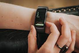 Samsung gear fit 2 vs fitbit blaze. Samsung Gear Fit 2 Vs Fitbit Blaze Spec Comparison Digital Trends