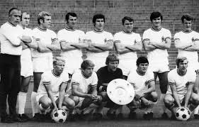 Müller pfiff auf das abitur und zog zu ihrem 28 jahre älteren partner nach amerika. Dcwztyyzconcsm