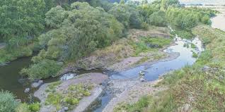 The waikato river trails trust has taken the decision to permanently close part of the trail to protect the wellbeing of both a farmer living adjacent to the trail and the public. River Restoration Start Umweltbundesamt