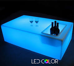 La table basse lumineuse solar se décline également en version intérieure avec le plateau blanc ou en bois noir. Table Basse Lumineuse Mobilier Led Led Color