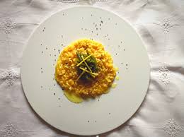 In un tegame mettere un filo d' olio e lo scalogno tritato sottilissimo, rosolare per 1 o 2 minuti e aggiungere i fagiolini. Risotto Alla Curcuma Fagiolini E Limone Pane Zucchero Pane Zucchero