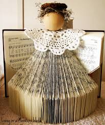 Living In A Monsters World Hymnal Christmas Angel Basteln Mit Buchseiten Engel Basteln Bastelbucher