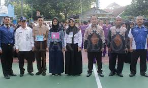 Mengembangkan potensi siswa berkarakter, menyenangkan, dan bersahabat secara maksimal dari rumah. Membangun Peserta Didik Yang Berkarakter Radar Depok