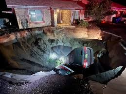 Sinkhole forces Las Cruces homeowners out in temporary evacuation