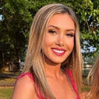 Leanne Mead's Instagram, Twitter & Facebook