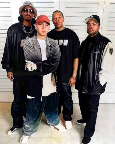 Eminem's Till I Collapse remix features Snoop Dogg, Redman, Ice Cube, Tupac,  and Biggie