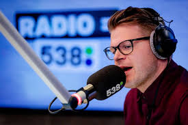 Maandagmiddag om 16 uur ging de allereerste coen & sander show van start op radio 538. Coen Swijnenberg Laat Na Weken Stilte Van Zich Horen Show Ad Nl
