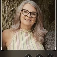 Pam Coy's Instagram, Twitter & Facebook