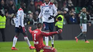 Il s'agit d'un des derbys les plus chauds de france. Ligue 1 Le Derby Pour Lyon Marseille Stoppe La Serie Noire L Express