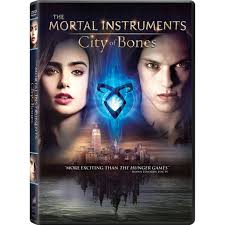 Однажды юная клэри фрэй становится случайным свидетелем убийства. The Mortal Instruments City Of Bones Dvd Walmart Com Walmart Com