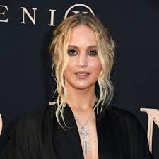 Jennifer lawrence loose waves hair look. What Is Jennifer Lawrence S Natural Hair Color Popsugar Beauty