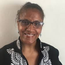 Elaine Laura's Instagram, Twitter & Facebook