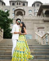 Siddharth and roshni will leave for honeymoon. Jamai 2 0 Ravi Dubey And Nia Sharma Shoot For Music Video See Bts Pics Top Lead India