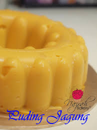 10 keping roti 3 cawan susu rendah lemak 4 biji telur ayam 4 sudu besar gula pasir 1 sudu teh esen vanila 4 sudu besar kismis sedikit marjerin untuk disapu pada loyang bahan untuk membuat kuah kastard: Cara Sebenar Buat Puding Jagung Kastard Puding Jagung