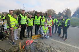Accueil blocage 18 novembre 18 novembre 2018 blocage.bagarre avec gilet jaune. Fougeres Les Gilets Jaunes Remettent Ca Ce Dimanche 18 Novembre La Chronique Republicaine