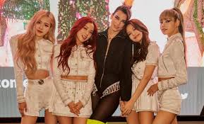 Actually rosé and jungkook have more moments, of course. Blackpink And Dua Lipa S Kiss And Make Up Is Now Certified Silver By Brit Awards
