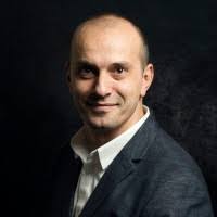 Robert Sanda's Instagram, Twitter & Facebook