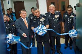 Visitors are generally not allowed inside, but special exceptions may be made for certain events. Samsung Malaysia Electronics Launches Its 6th Smart Library For The Pusat Latihan Polis Pulapol Technave