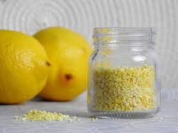 5 Astuces Pour Recycler Vos Pelures De Citron Trucs Et Astuces Cuisine Citron Trucs De Cuisine