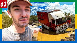 Bloqué dans la boue en camion aménagé... Je n'arrive plus à quitter le  Gabon !