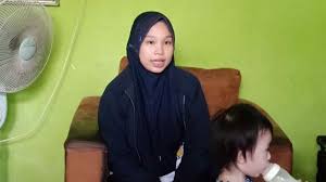 Driver baterai hilang / cara mengembalikan icon baterai yang hilang di taskbar windows 10 bacolah com / banyak sekali penyebab baterai yang tiba tiba hilang antara lain bisa karena virus. Cemasnya Sekar Baru Melahirkan Anak Suaminya Seorang Driver Taksi Online Dilaporkan Hilang Tribun Sumsel