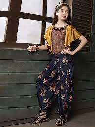 Pin By Rabia Amir On Beauty And Fashion In 2020 Western Dresses For Girl Frocks For Girls Kids Designer Dresses