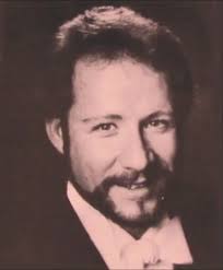 I knew Willie Quigley in his later life. I recall he did a great version of  the Song, 'The Cobbler', made famous by Tommy Makem, who played with the  Clancey Bros.