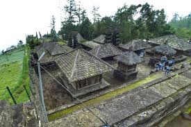 Kerajaan kutai kerajaan tertua bercorak hindu di indonesia adalah kerajaan kutai. Candi Cetho Lereng Gunung Lawu Perpaduan Apik Wisata Alam Dan Sejarah Kerajaan Majapahit Zuckici Com