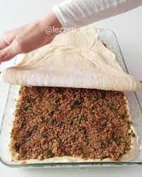 hayirli aksamlar mayali hamurdan aralari katkat tereyagli kiymali tepsi boregi yaptim kolay ve cok lezzetli oluyor bu sekilde yemek tarifleri ascilik yemek