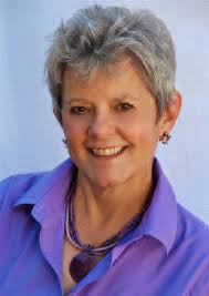 Vicky Houle's Instagram, Twitter & Facebook