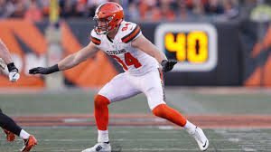 Las vegas raiders defensive end carl nassib has become the first active nfl player in the history of the nassib, 28, who recently signed a bumper $25.3m contract with the raiders, revealed the news. Bucs Nab De Carl Nassib In Waiver Claim