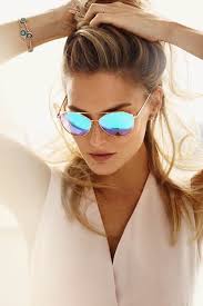 Maybe you would like to learn more about one of these? Cermin Mata Hitam Fesyen 2019 2020 Gambar Trend Bentuk Cermin Mata Hitam