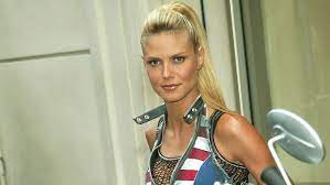 After a marriage of almost 10 years, it is no wonder that heidi will take time to heal from the grief of the divorce. Heidi Klum Jung So Sexy Waren Ihre Kurven Fruher Intouch